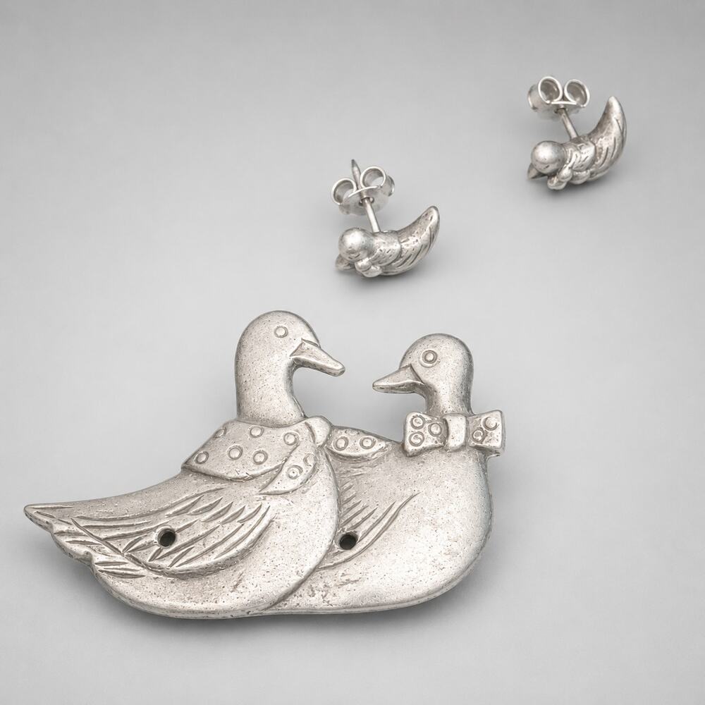 Cute Pewter‎ Brooch Pin Pierced Earrings Jewelry Set- Duck Family- Figural js-